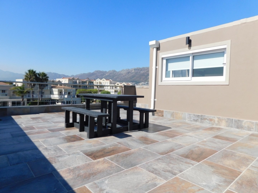 4 Bedroom Property for Sale in Harbour Island Western Cape
